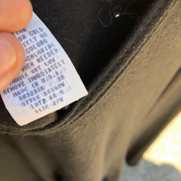 Criss cross back blouse - Picture 3 of 3